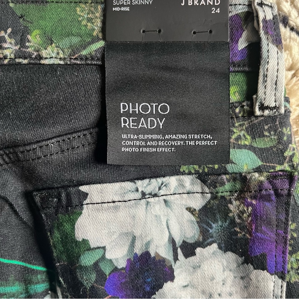 NWT J Brand Photo Finish Floral Jeans | 24 - Picture 3 of 4